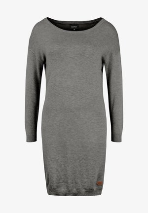 Graues gestricktes Kleid mit weitem Ausschnitt und langen Ärmeln. Verfügt über eine gerippte Textur und ein kleines gebrandetes Lederpatch am Saum.