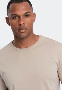 Ombre T-shirt basic - warm grey