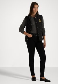 Lauren Ralph Lauren CREST PATCH QUILTED MOCKNECK VEST - Väst - black/black