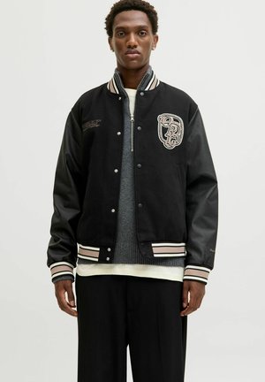 - Kurtka Bomber