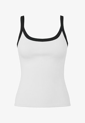 Hvit ribbestrikket tanktopp med sort firkantet utringning og sorte skulderstropper, tettsittende stil, ermeløs.