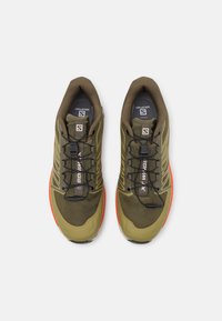 Salomon Sportstyle XT-WINGS 2 UNISEX - Sapatilhas - olive night/green moss/vibrant orange