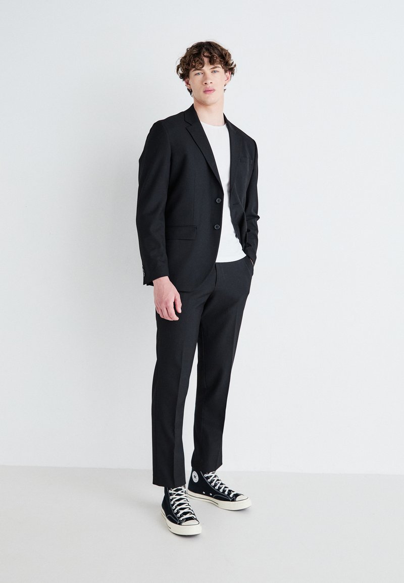 Jack & Jones PREMIUM JPRBUSHWICK MATHEW REGULAR SUIT SET - Kostuum - black onyx/zwart