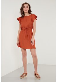 LELA SLIM FIT - Rochie de zi - brick red