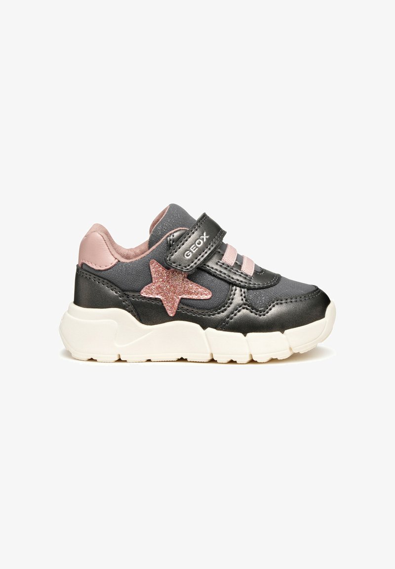 Sneaker nero e grigio con suola in gomma rosa, design leggero, cinturino in velcro e accentuazione di glitter a forma di stella.