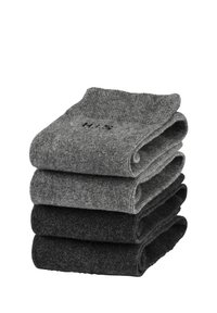 Ein Stapel von vier Paar Socken in verschiedenen Grautönen. Das Material scheint gestrickt und hat eine weiche Textur. Jede Socke hat einen umgeschlagenen Saum.