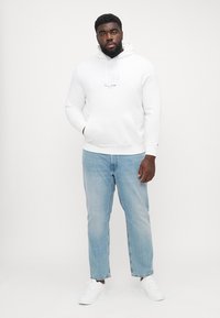 Tommy Hilfiger ITHACA biały