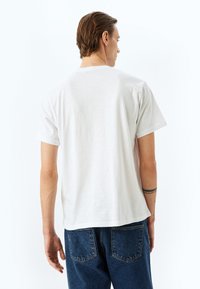 Koton - T-shirt z nadrukiem