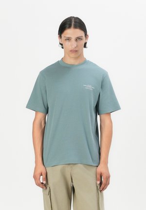 Jack & Jones PREMIUM JPRBLACHAD BRANDING CREW NECK TEE - Majica kratkih rukava s printom - goblin blue