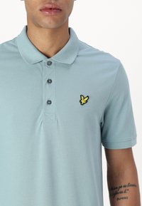 Lyle & Scott Polo majica - blue smoke