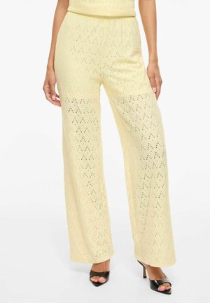 VILA WIDE VIAMALINA żółty