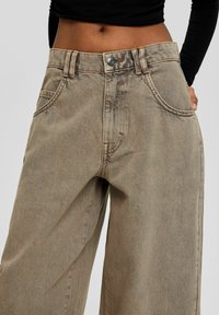 Bershka Flared jeans - dark brown