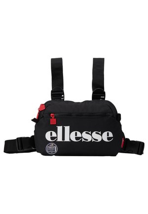 Schwarze Hüfttasche aus strapazierfähigem Gewebe, mit einem auffälligen weißen Logo, roten Reißverschlussakzenten, verstellbaren Trägern und einem Tablet-Fach.
