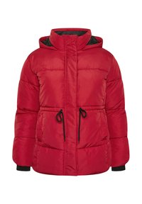 Doudoune rouge avec capuche, dotée d'une fermeture éclair sur le devant, de manches élastiques, de deux poches et de détails à cordon à la taille. Matériau lisse et isolé.