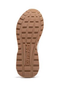 Suela de zapato de goma con un patrón de textura y tracción; color marrón; presenta el logo embosado "D.Franklin". El diseño favorece el agarre y la tracción.