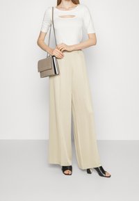 BOSS Triko s potiskem - white