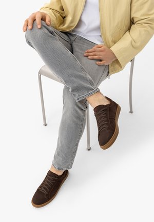 RYŁKO Sneakers basse - brown
