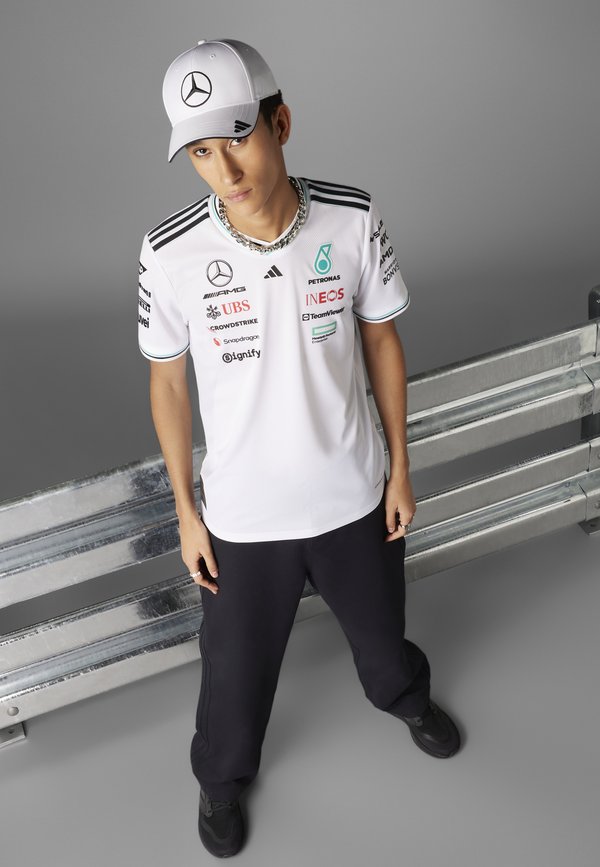 MERCEDES - AMG PETRONAS FORMULA ONE TEAM DRIVER AUTHENTIC WHITE MEN - Print T-shirt