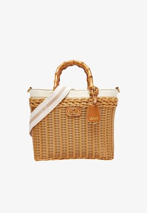 Bolso tejido de ratán con asa estilo bambú, parte superior de tela beige, correa de hombro a rayas desmontable y etiqueta de cuero marrón con la inscripción "LIU JO".