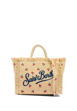 Borsa a tote intrecciata beige con bordi sfrangiati, piccoli motivi a ciliegia rossa e "Saint Barth" ricamato in blu sul pannello frontale.