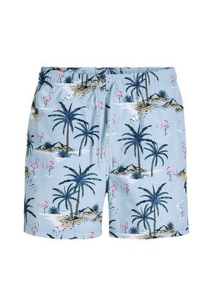 Shorts bleu clair avec des flamants roses roses, des palmiers bleu foncé, des motifs de plage sableuse et d'eau, avec une taille élastique et un cordon de serrage.