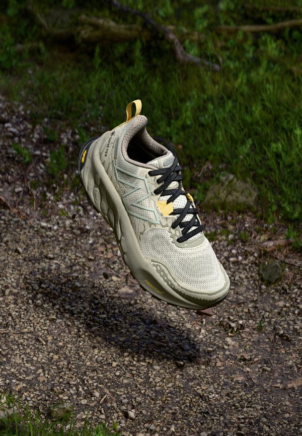 FRESH FOAM X HIERRO V8 GTX - Trail running shoes - timberwolf