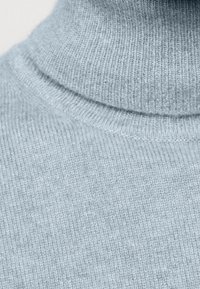Repeat Pullover - light blue
