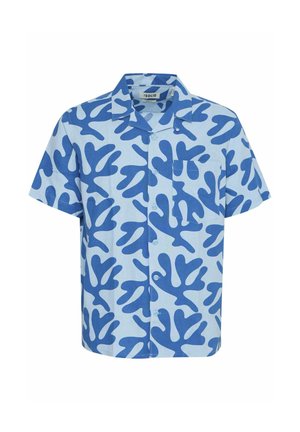 Šviesiai mėlynas trumpomis rankovėmis mygtukinis marškinėlis su tamsiai mėlynomis abstrakčiomis koralų panašumo raštais, su stovyklos apykakle ir krūtine kišenė.