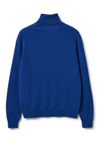 Niebieski sweter z golfem, z prążkowanym kołnierzem i mankietami, wykonany z miękkiej dzianiny. Gładka struktura i dopasowany krój, minimalne detale w designie.