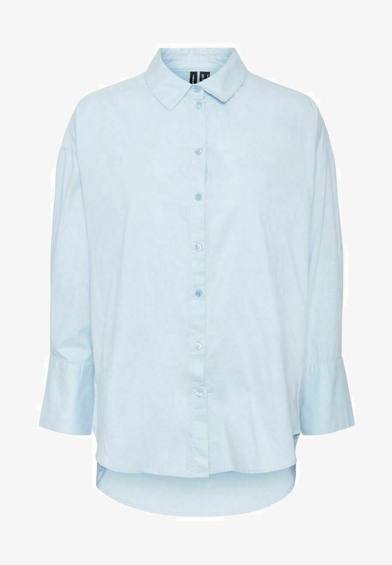 Chemise bleu clair à manches longues avec col, dotée d'un ourlet arrondi. Le tissu semble lisse avec une texture subtile, et les boutons assortis à la couleur.