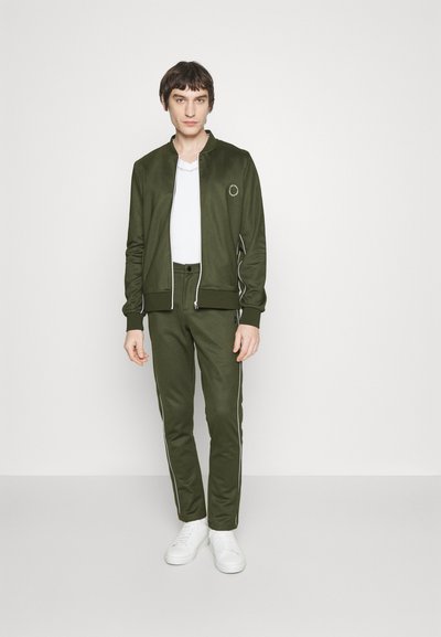 Ron Dorff TRACK PANTS WHITE PIPING - Teplákové kalhoty - dark oliver green