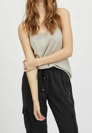 VILA Top - light grey