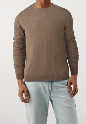 Stickad tröja - brown