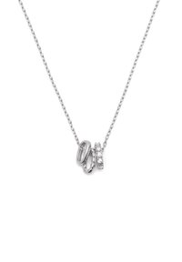 Silberne Halskette mit drei ineinandergreifenden Ringen: einem glatten Oval, einem strukturierten Kreis und einem mit kleinen klaren Steinen besetzten Ring. Die Kette ist zart.
