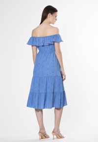INFLUENCER OFF-SHOULDER - Robe de jour - azure