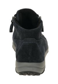 Bottine en suède noir avec une forme arrondie, fermeture éclair, col rembourré et semelle en caoutchouc texturé dotée de grips circulaires.