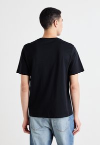Pepe Jeans CLAG - Tričko s potlačou - black