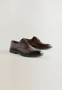 Unselected, brown