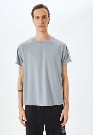 - T-shirt z nadrukiem