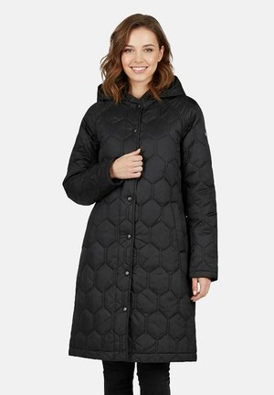 Zwarte gewatteerde jas met hexagonale structuur, lange mouwen, een capuchon en drukknoopsluiting. Geschikt voor koud weer.