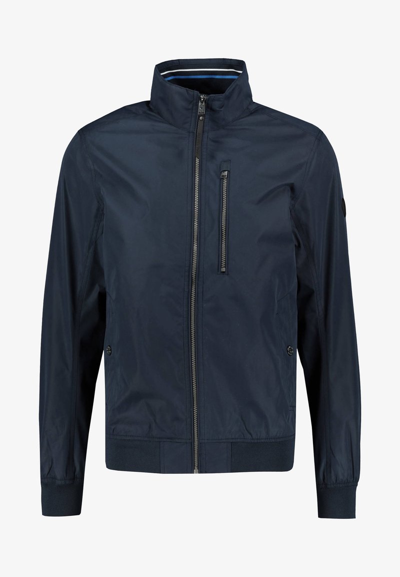 Veste légère pour homme bleu marine avec col montant, fermeture éclair intégrale à l’avant, poche poitrine verticale et poches latérales à boutons.