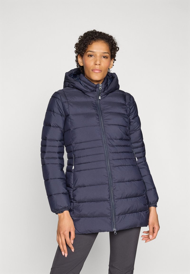 Giacca puffer blu navy con chiusura frontale a zip, cappuccio regolabile e design a quadri orizzontali. Presenta polsini elasticizzati e tasche laterali.