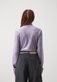 adidas Originals FASHION CROP - Pitkähihainen paita - shadow violet