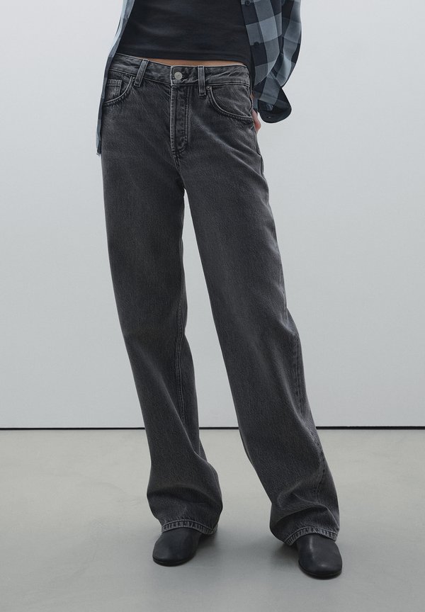 MID-WAIST WIDE-LEG - Flared Jeans