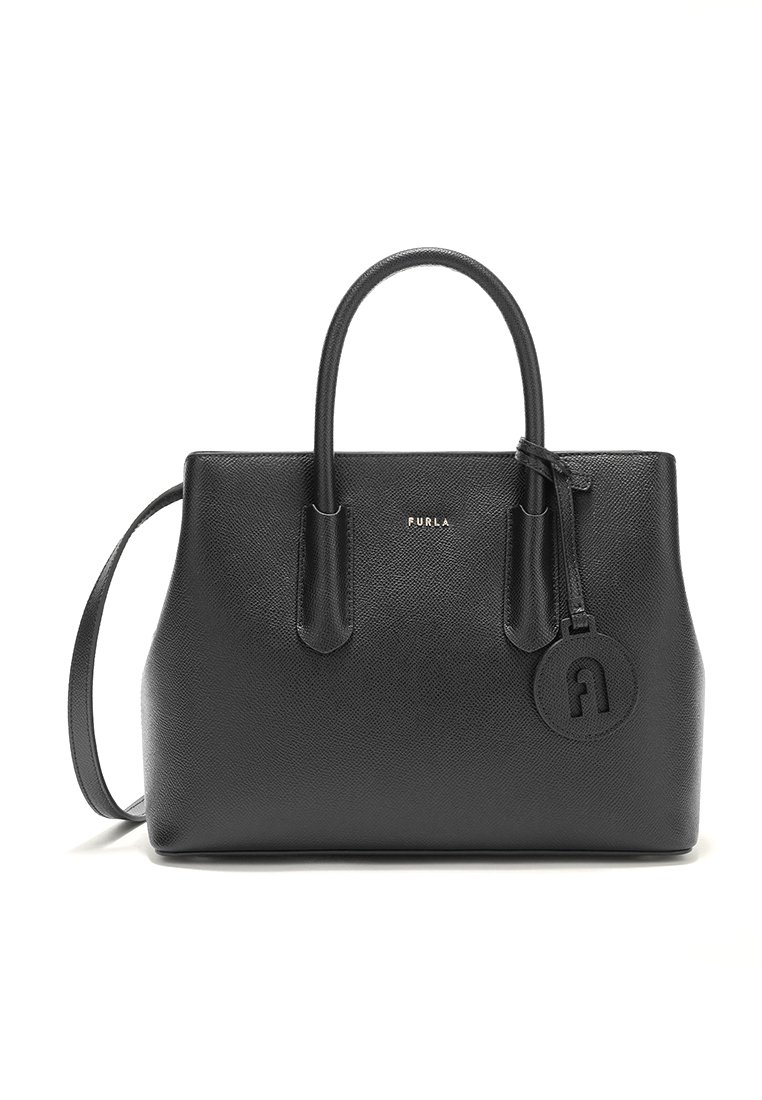 Bolso tote de cuero negro con acabado texturizado, doble asa, correa de hombro desmontable y una etiqueta de logotipo redonda. Presenta una forma estructurada.