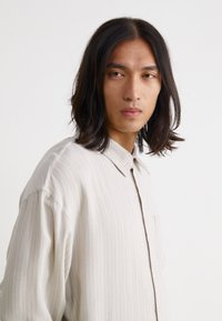 Weekday OVERSIZED BLEND - Košeľa - striped ecru