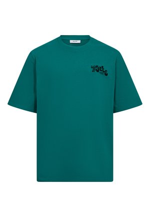 Kortærmet T-shirt i teal med rund halsudskæring og lille sort tekstdesign "Sof a Soul" på øverste venstre bryst.