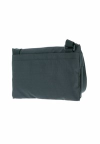 Sac en tissu gris foncé texturé de forme rectangulaire, avec rabat supérieur et bandoulière réglable. Comprend une poche zippée à l'arrière.