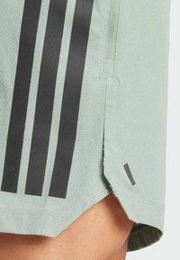 adidas Performance POWER 3-STRIPES - Pantalón corto de deporte - silver green