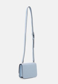 noelle mini crossbody guess
